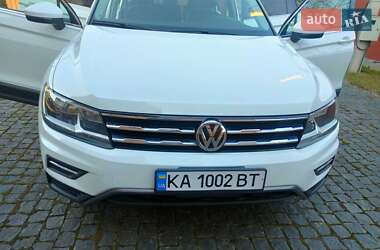 Позашляховик / Кросовер Volkswagen Tiguan 2020 в 