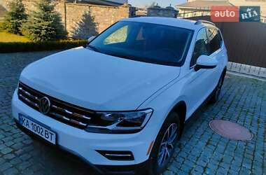 Позашляховик / Кросовер Volkswagen Tiguan 2020 в 