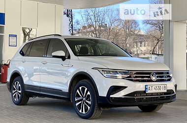 Внедорожник / Кроссовер Volkswagen Tiguan 2021 в Днепре