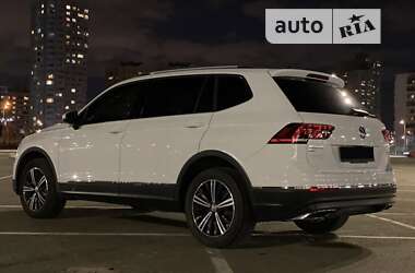 Внедорожник / Кроссовер Volkswagen Tiguan 2017 в Киеве