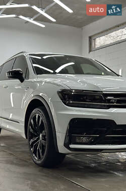 Внедорожник / Кроссовер Volkswagen Tiguan 2020 в 