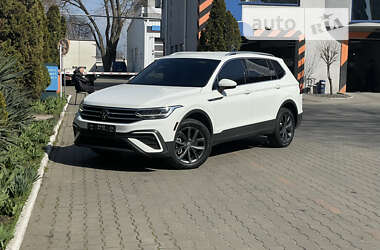 Внедорожник / Кроссовер Volkswagen Tiguan 2022 в Одессе