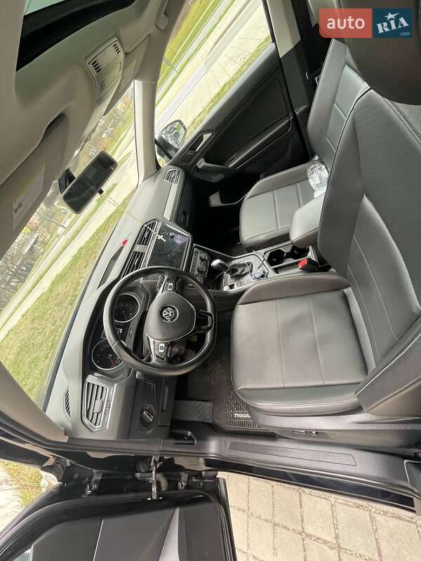 Внедорожник / Кроссовер Volkswagen Tiguan 2018 в Львове