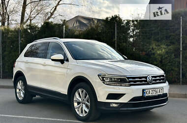 Позашляховик / Кросовер Volkswagen Tiguan 2020 в Києві