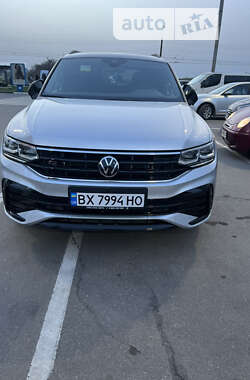 Внедорожник / Кроссовер Volkswagen Tiguan 2022 в Хмельницком