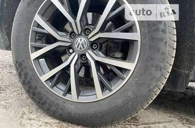 Внедорожник / Кроссовер Volkswagen Tiguan 2019 в Змиеве
