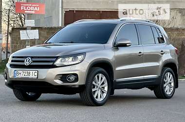 Позашляховик / Кросовер Volkswagen Tiguan 2015 в Одесі