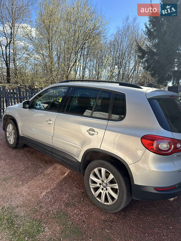 Внедорожник / Кроссовер Volkswagen Tiguan 2008 в Овруче