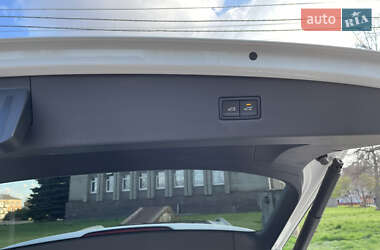 Позашляховик / Кросовер Volkswagen Tiguan 2019 в 