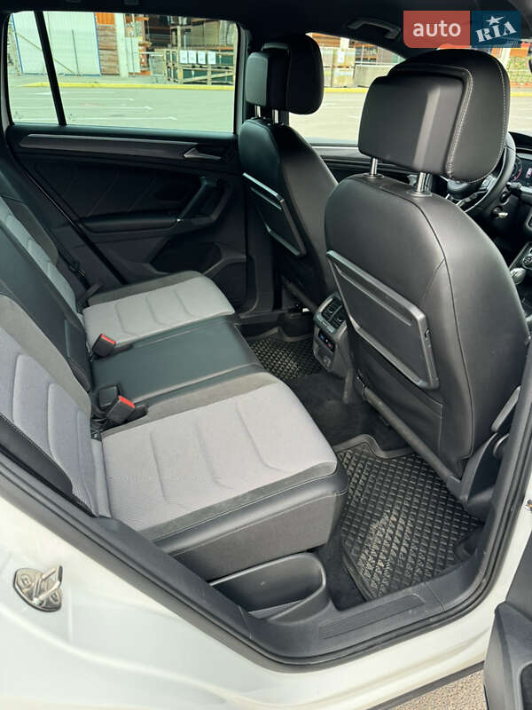 Внедорожник / Кроссовер Volkswagen Tiguan 2017 в Каменском