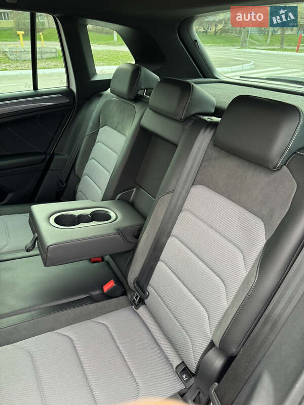 Внедорожник / Кроссовер Volkswagen Tiguan 2017 в Каменском