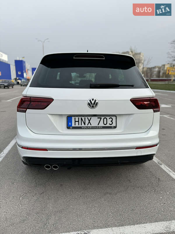 Внедорожник / Кроссовер Volkswagen Tiguan 2017 в Каменском