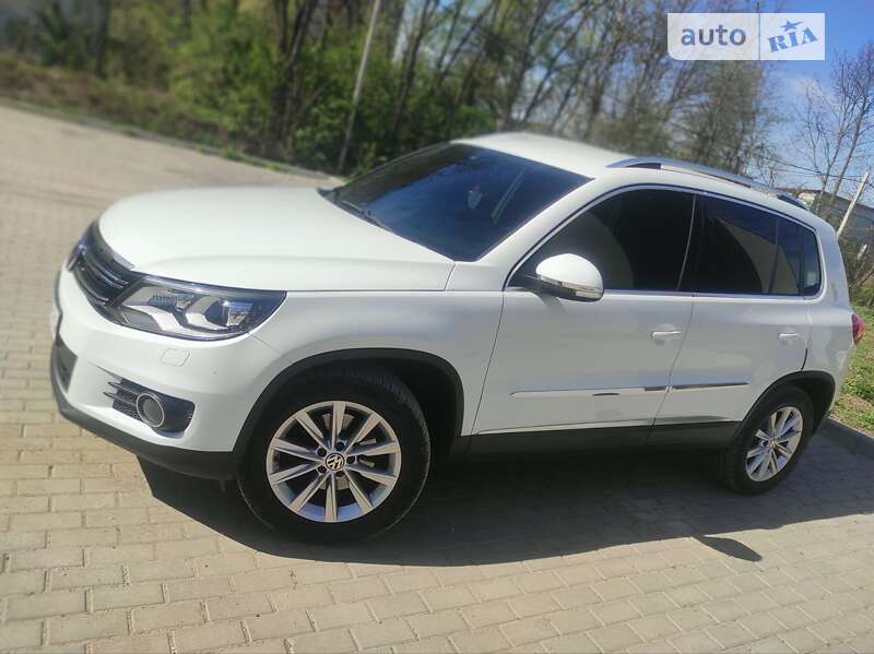 Позашляховик / Кросовер Volkswagen Tiguan 2014 в Чернівцях