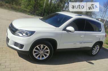 Позашляховик / Кросовер Volkswagen Tiguan 2014 в Чернівцях