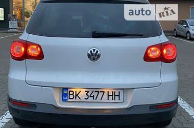 Внедорожник / Кроссовер Volkswagen Tiguan 2011 в Житомире