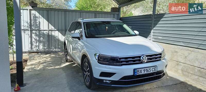 Позашляховик / Кросовер Volkswagen Tiguan 2017 в Кам'янець-Подільському