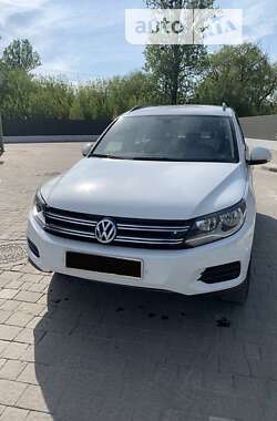 Внедорожник / Кроссовер Volkswagen Tiguan 2015 в Ивано-Франковске