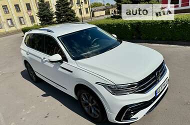 Позашляховик / Кросовер Volkswagen Tiguan 2022 в Кам'янському