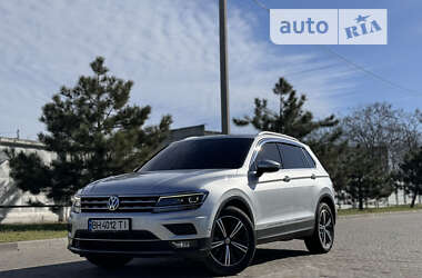 Внедорожник / Кроссовер Volkswagen Tiguan 2018 в Измаиле