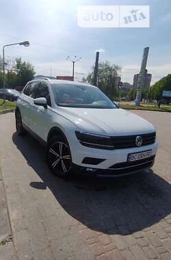 Внедорожник / Кроссовер Volkswagen Tiguan 2019 в Львове