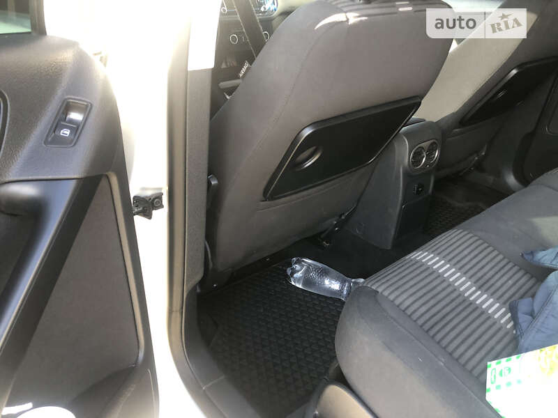 Позашляховик / Кросовер Volkswagen Tiguan 2010 в Житомирі