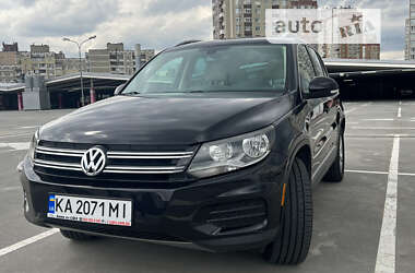 Позашляховик / Кросовер Volkswagen Tiguan 2016 в Києві