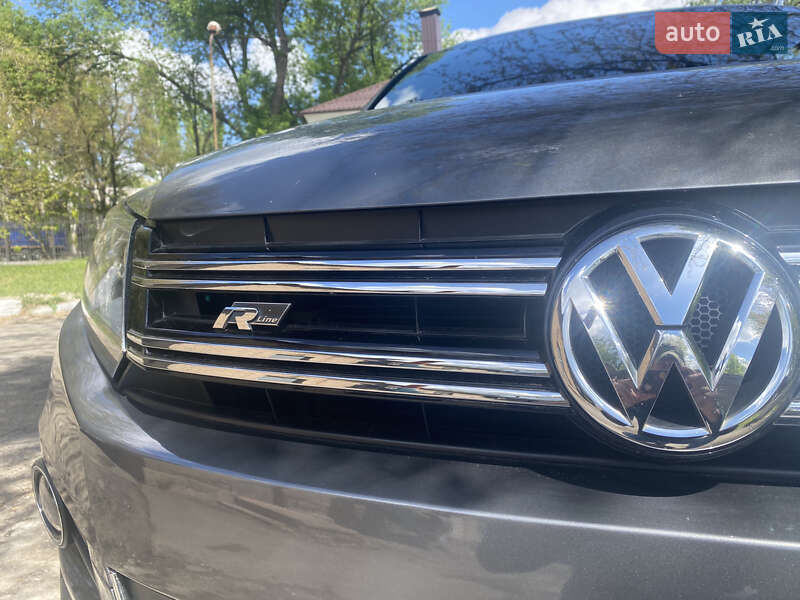 Внедорожник / Кроссовер Volkswagen Tiguan 2015 в Запорожье