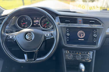 Внедорожник / Кроссовер Volkswagen Tiguan 2019 в Измаиле