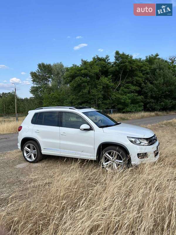 Позашляховик / Кросовер Volkswagen Tiguan 2015 в Черкасах