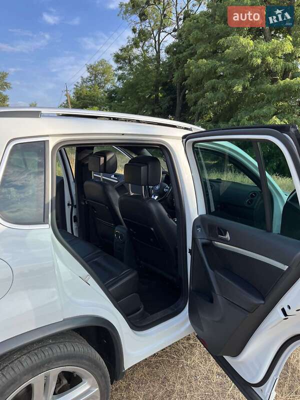 Позашляховик / Кросовер Volkswagen Tiguan 2015 в Черкасах