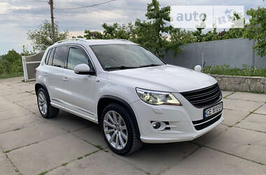 Внедорожник / Кроссовер Volkswagen Tiguan 2011 в Хотине