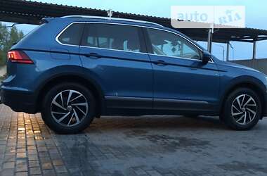 Внедорожник / Кроссовер Volkswagen Tiguan 2019 в Калиновке