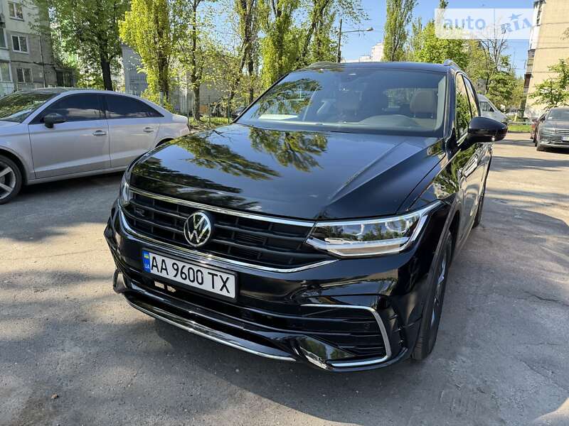 Внедорожник / Кроссовер Volkswagen Tiguan 2022 в Киеве