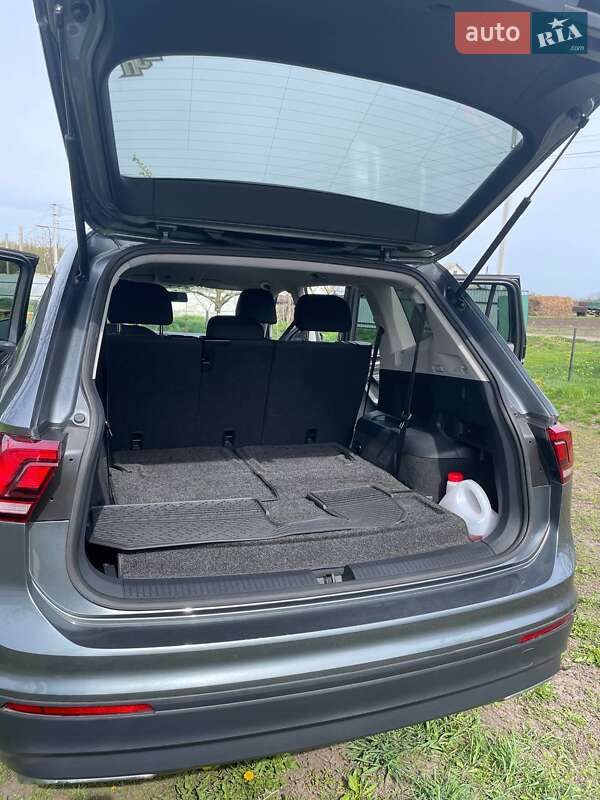 Позашляховик / Кросовер Volkswagen Tiguan 2017 в Черкасах фото 30 Позашляховик / Кросовер Volkswagen Tiguan 2017 в Черкасах