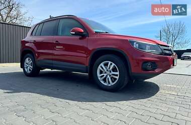 Внедорожник / Кроссовер Volkswagen Tiguan 2015 в Черновцах