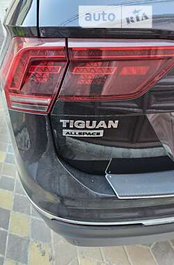Внедорожник / Кроссовер Volkswagen Tiguan 2017 в Боярке