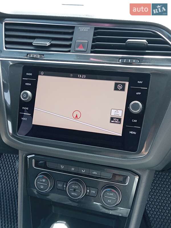 Внедорожник / Кроссовер Volkswagen Tiguan 2018 в Львове