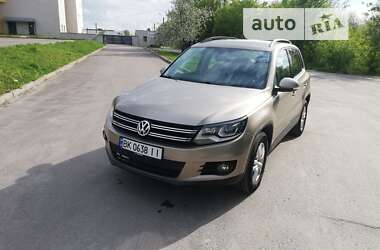 Внедорожник / Кроссовер Volkswagen Tiguan 2014 в Ровно