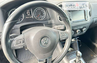 Внедорожник / Кроссовер Volkswagen Tiguan 2010 в Сумах