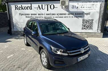 Внедорожник / Кроссовер Volkswagen Tiguan 2016 в Ровно