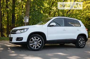 Внедорожник / Кроссовер Volkswagen Tiguan 2016 в Львове