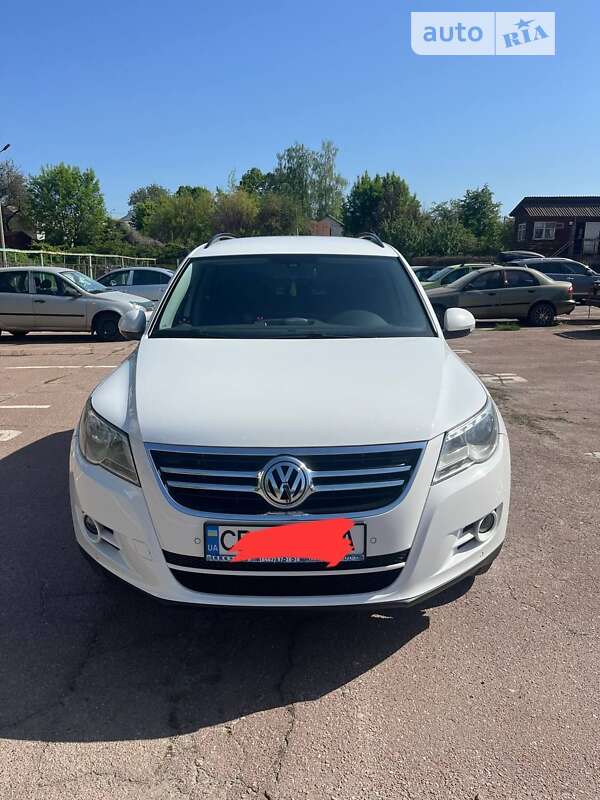 Внедорожник / Кроссовер Volkswagen Tiguan 2009 в Чернигове