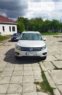 Позашляховик / Кросовер Volkswagen Tiguan 2011 в Чернівцях