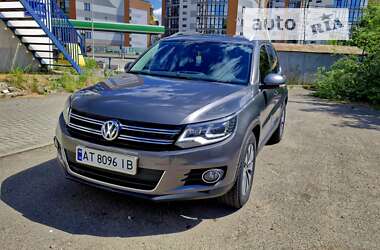 Позашляховик / Кросовер Volkswagen Tiguan 2015 в Івано-Франківську