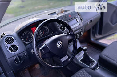 Внедорожник / Кроссовер Volkswagen Tiguan 2008 в Каменке