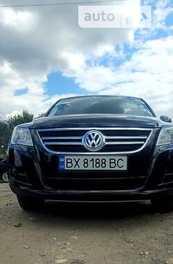 Внедорожник / Кроссовер Volkswagen Tiguan 2011 в Хмельницком