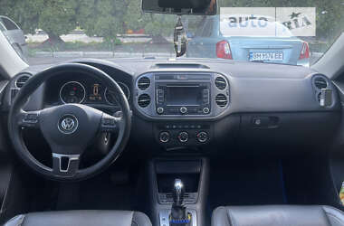 Внедорожник / Кроссовер Volkswagen Tiguan 2012 в Ромнах