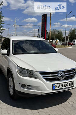 Внедорожник / Кроссовер Volkswagen Tiguan 2010 в Запорожье