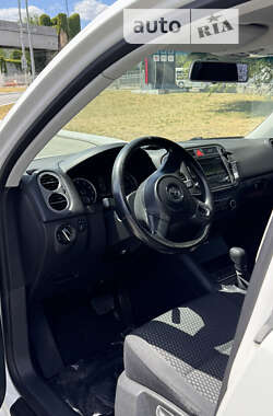 Внедорожник / Кроссовер Volkswagen Tiguan 2010 в Запорожье