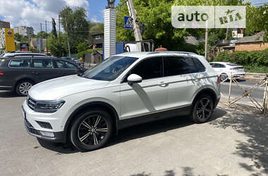 Позашляховик / Кросовер Volkswagen Tiguan 2017 в Вінниці